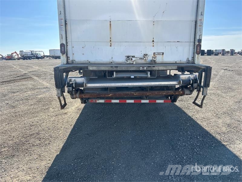 Freightliner M2 106 Sanduk kamioni