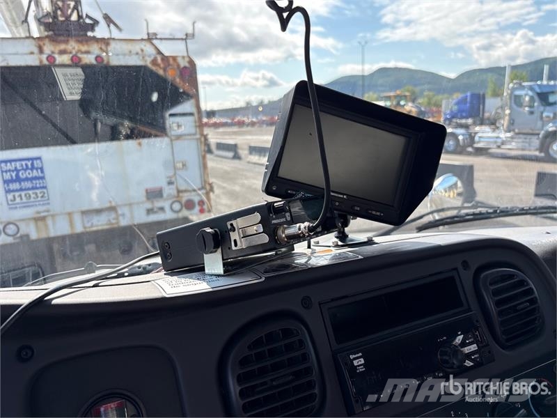 Freightliner M2 106 清掃車