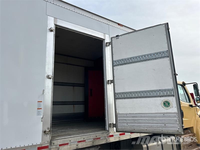 Freightliner M2 106 冷藏车