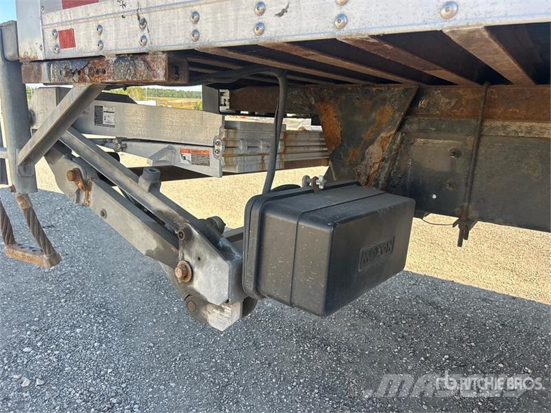 Freightliner M2 106 Sanduk kamioni