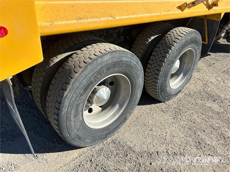 Freightliner M2 106 Φορτηγά Ανατροπή