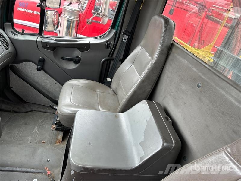 Freightliner M2 106 Auto korpe