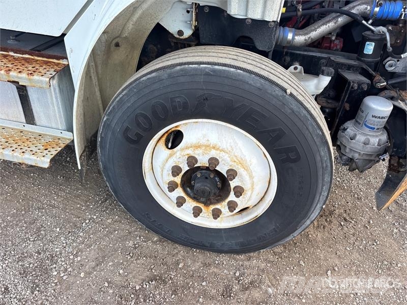 Freightliner M2 106 Camion a temperatura controllata