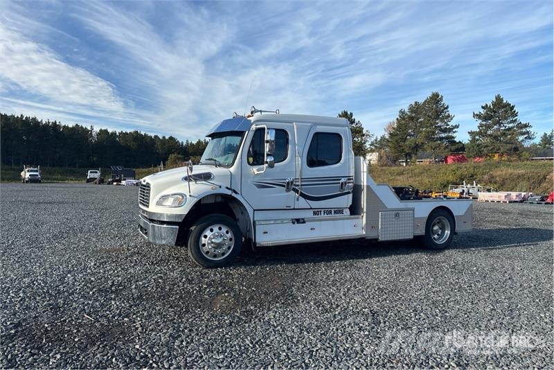 Freightliner M2 106 Тягачі