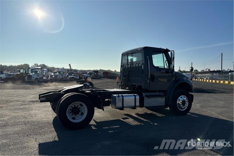 Freightliner M2 106 Sadulveokid