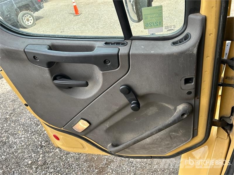 Freightliner M2 106 冷藏车