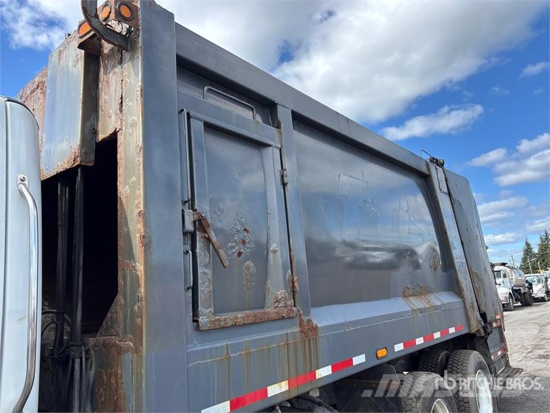 Freightliner M2 106 Kamioni za otpad