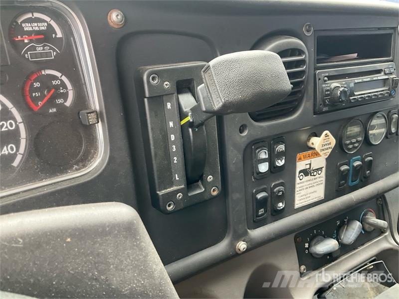 Freightliner M2 106 Kühlkoffer
