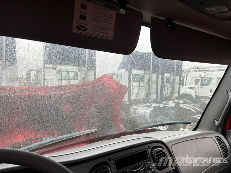 Freightliner M2 106 Nyergesvontatók