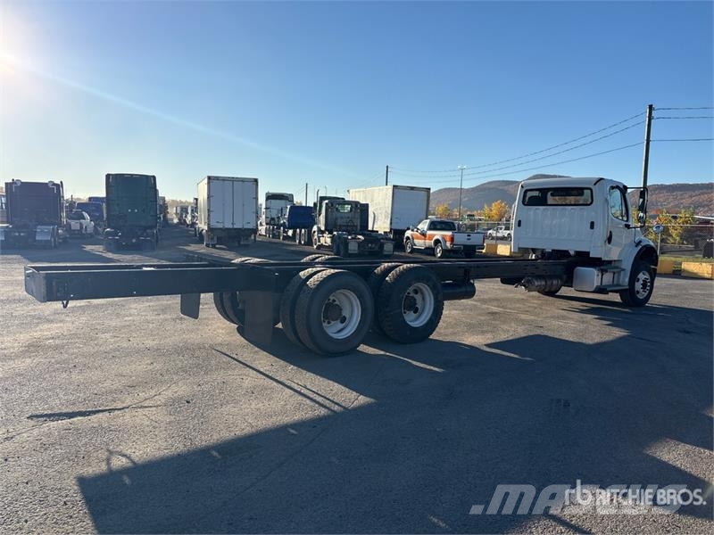 Freightliner M2 106 كابينة والداخلية