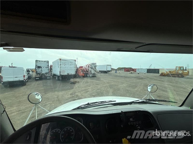 Freightliner M2 106 С температурен контрол