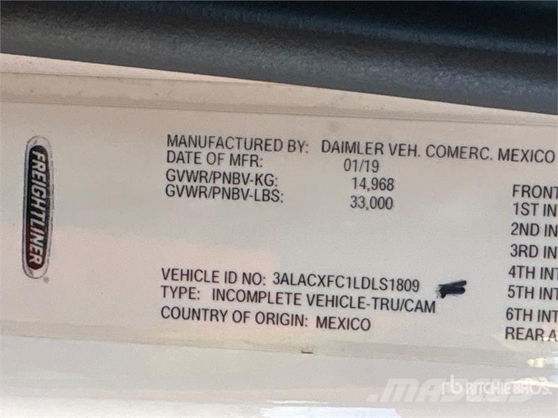 Freightliner M2 106 Temperature controlled trucks