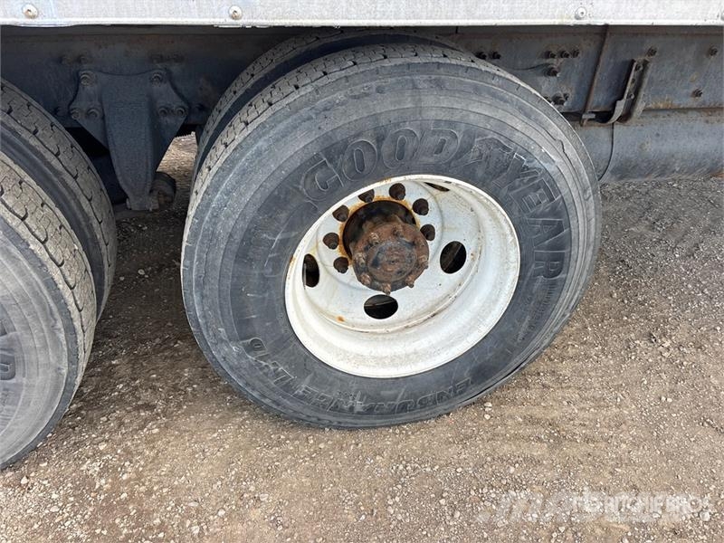 Freightliner M2 106 Camion a temperatura controllata