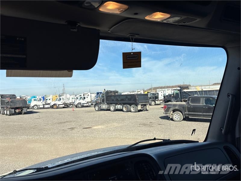 Freightliner M2 106 Temperature controlled trucks