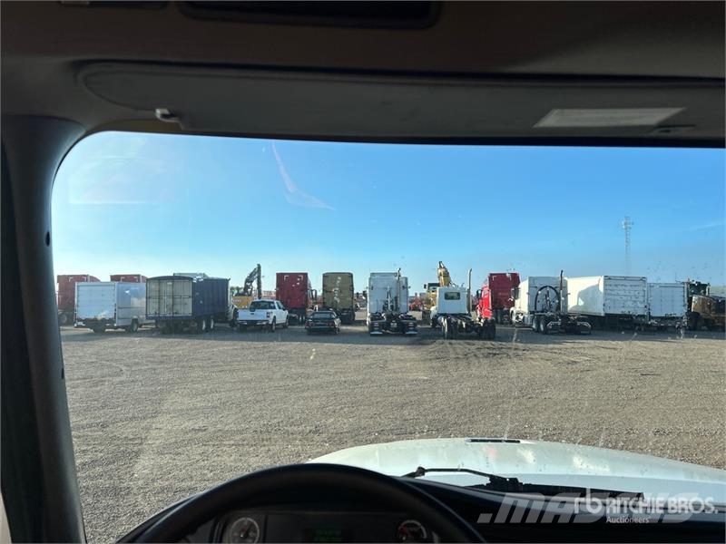 Freightliner M2 106 Isotermos y frigoríficos