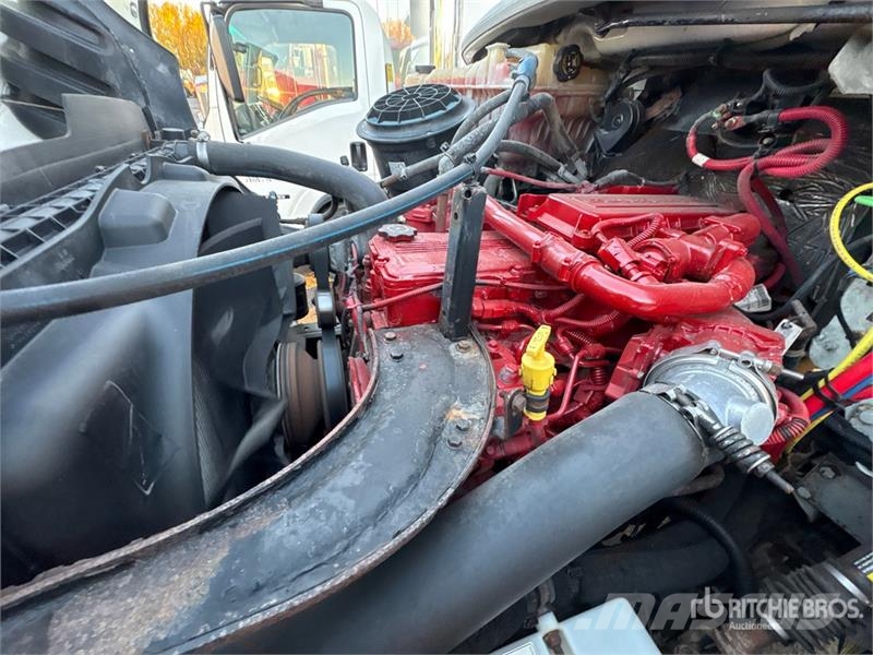 Freightliner M2 106 Kabine i unutrašnjost