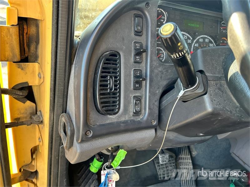 Freightliner M2 106 Kühlkoffer