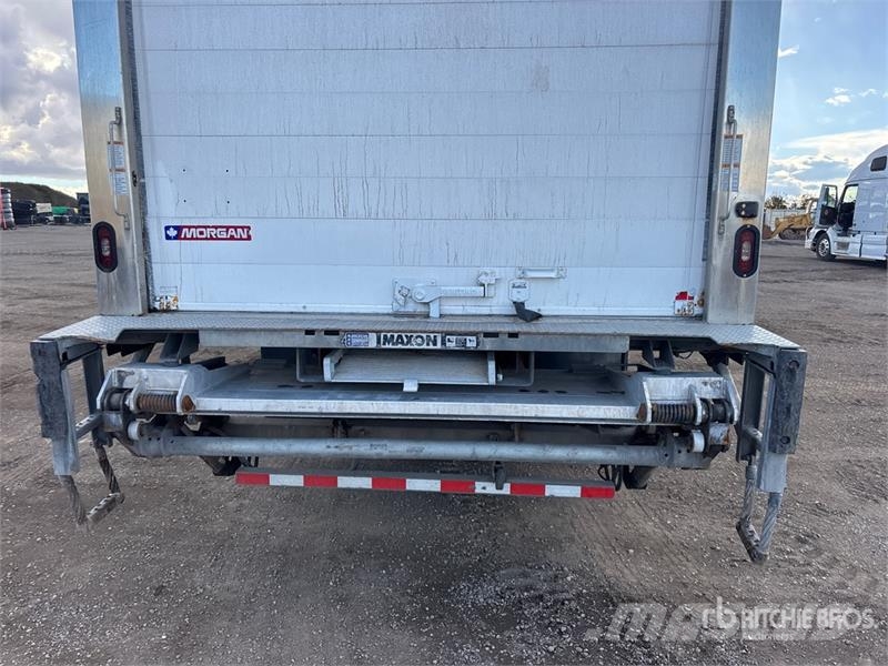 Freightliner M2 106 Camion a temperatura controllata