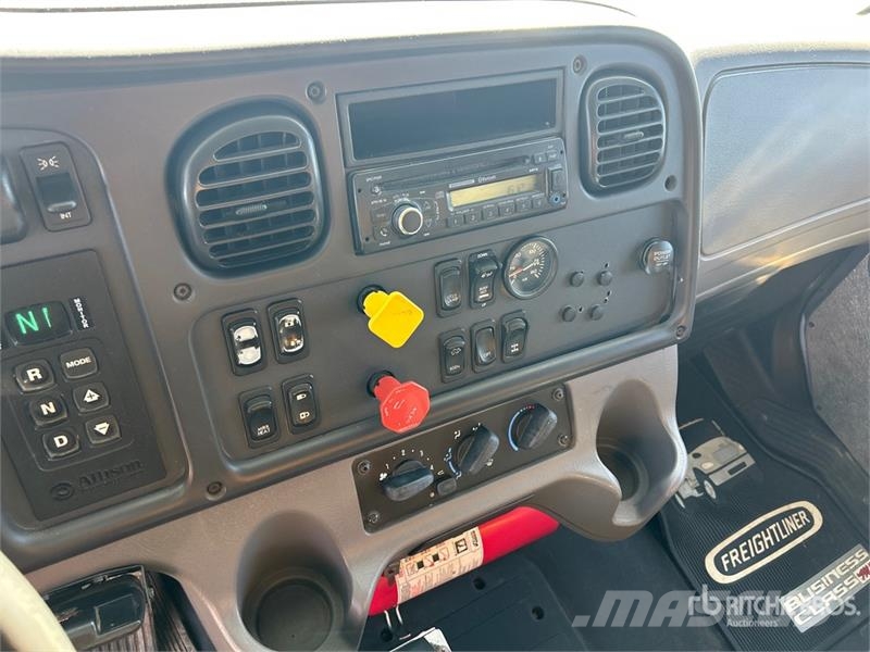 Freightliner M2 106 Φορτηγά Ανατροπή