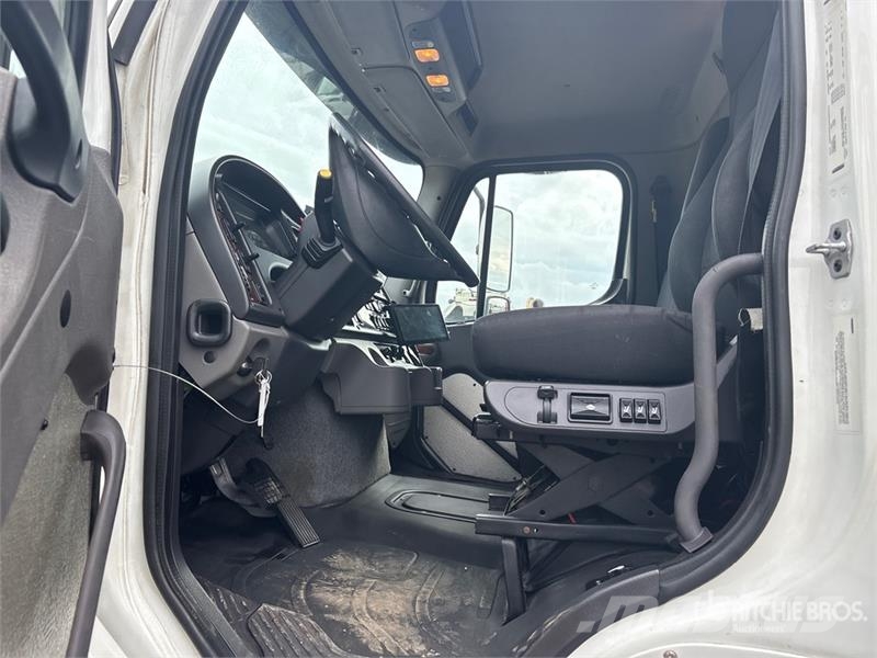 Freightliner M2 106 Camion dei rifiuti
