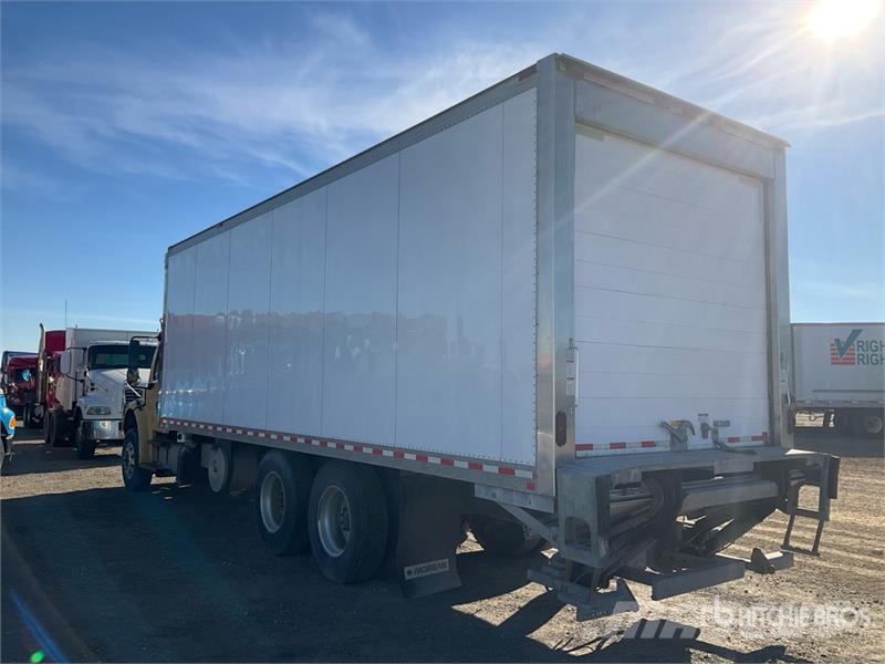 Freightliner M2 106 Sanduk kamioni