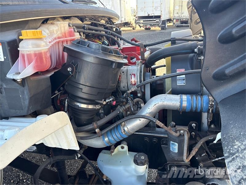Freightliner M2 106 Temperature controlled trucks