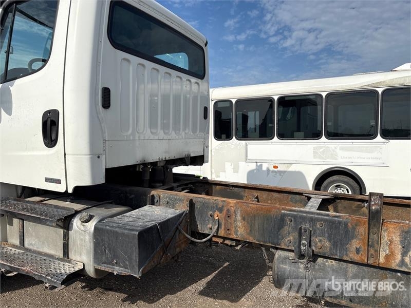 Freightliner M2 106 Cabinas