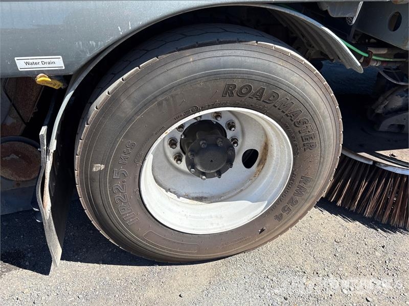 Freightliner M2 106 Прибиральні машини