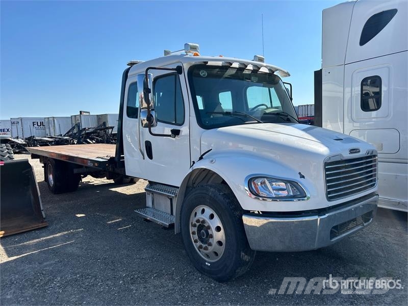 Freightliner M2 106 Recovery vehicles