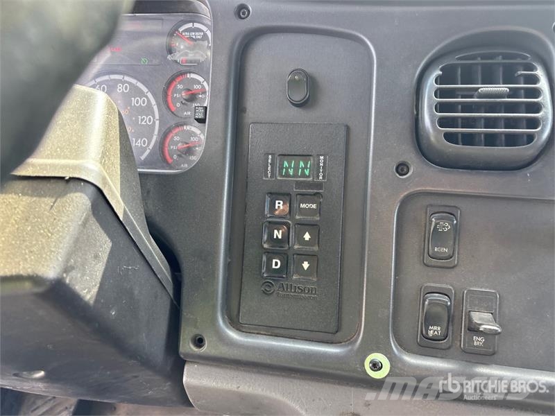 Freightliner M2 106 Kamioni za otpad