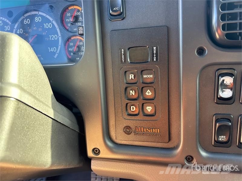 Freightliner M2 106 Camion a temperatura controllata