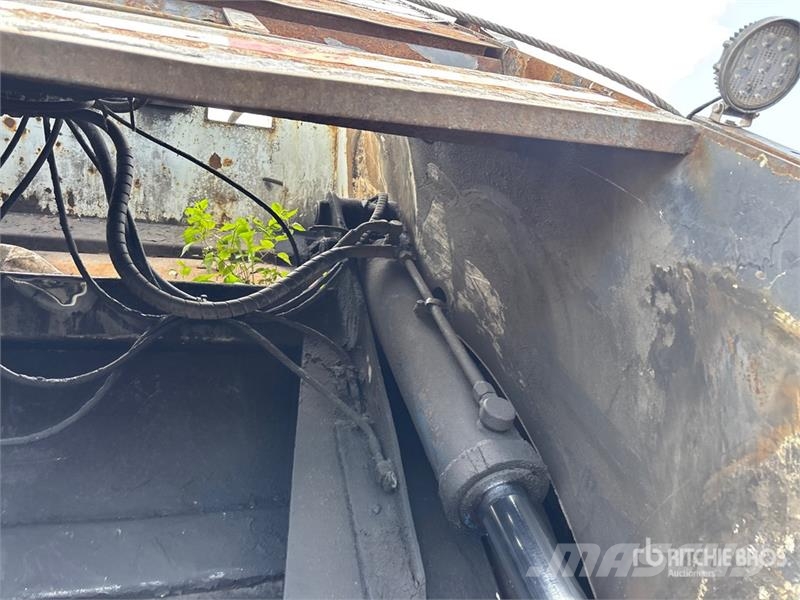 Freightliner M2 106 Kamioni za otpad