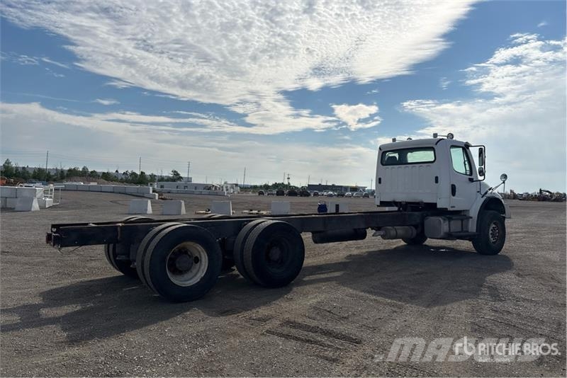 Freightliner M2 106 Cabinas