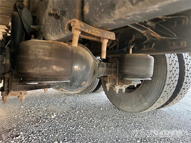 Freightliner M2 106 Isotermos y frigoríficos
