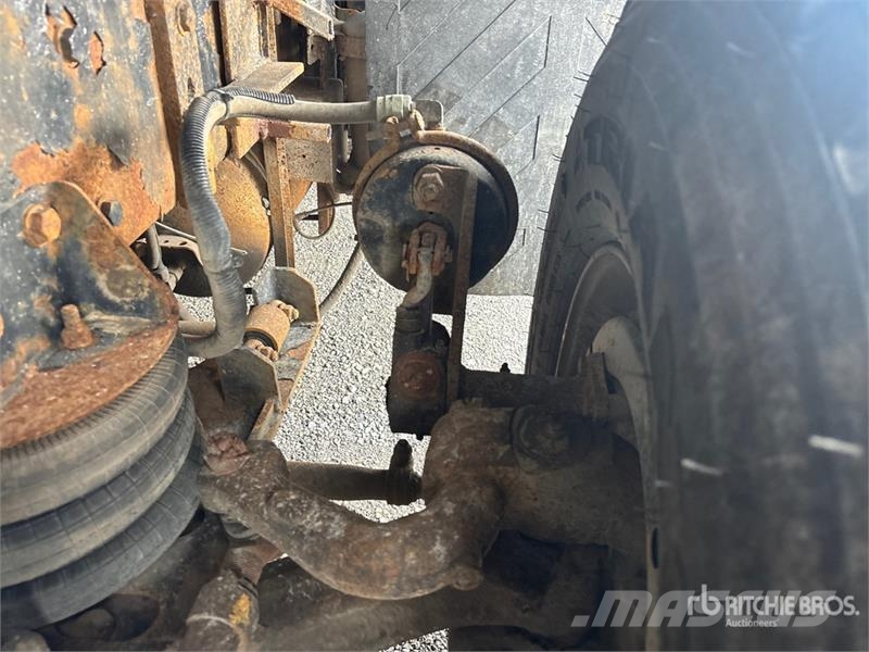 Freightliner M2 106 Camiones bañeras basculantes o volquetes