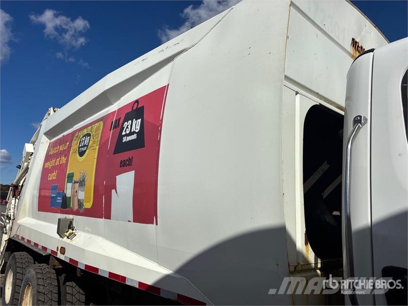 Freightliner M2 106 Camion dei rifiuti