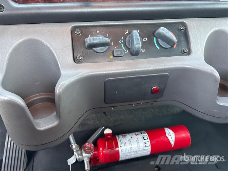 Freightliner M2 106 Kabine i unutrašnjost