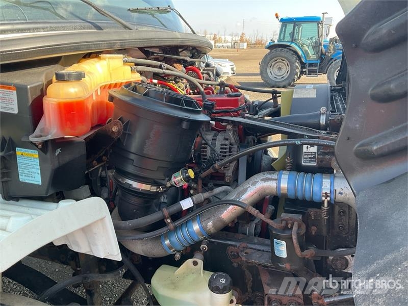 Freightliner M2 106 Kabine i unutrašnjost