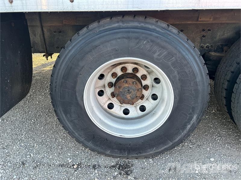 Freightliner M2 106 Isotermos y frigoríficos
