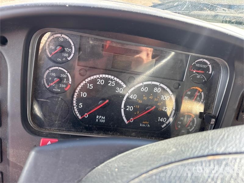 Freightliner M2 106 Camion dei rifiuti