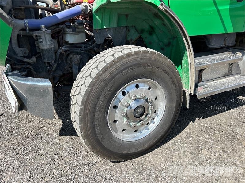 Freightliner M2 106 Hinausautot