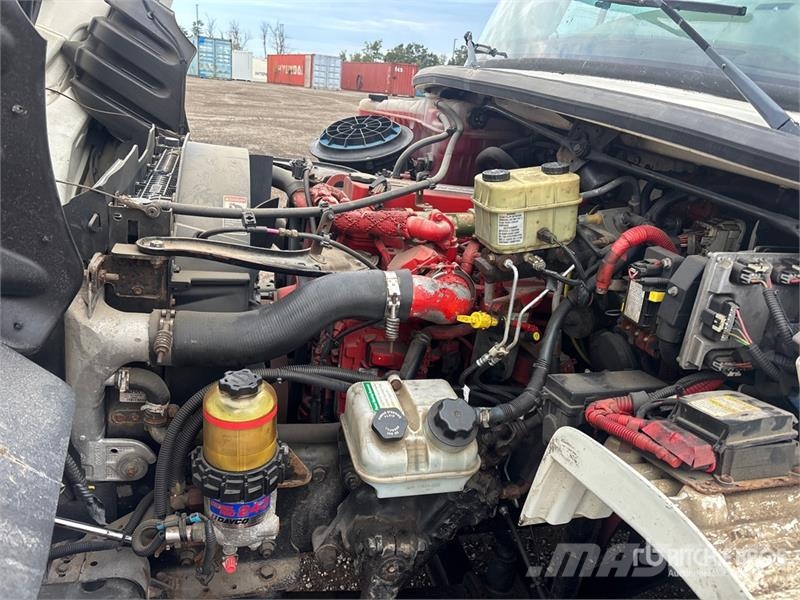 Freightliner M2 106 Рефрижератори