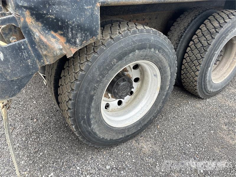 Freightliner M2 106 Camiones bañeras basculantes o volquetes