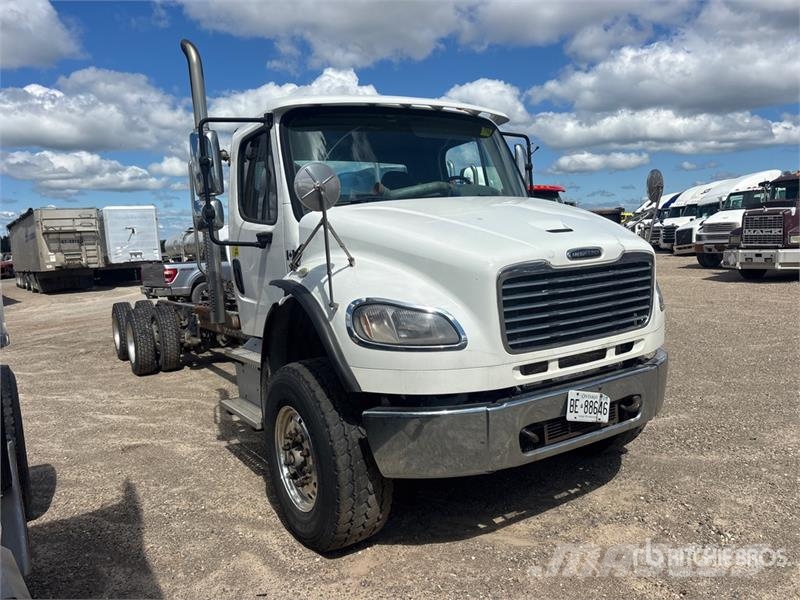 Freightliner M2 106 Cabinas e interior