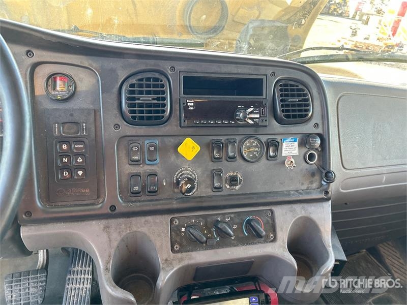 Freightliner M2 106 Kühlkoffer