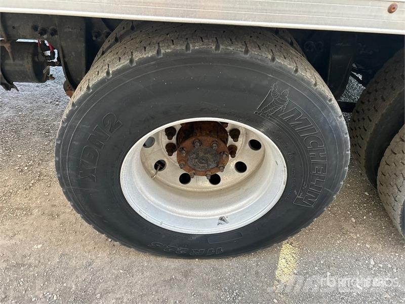 Freightliner M2 106 Isotermos y frigoríficos