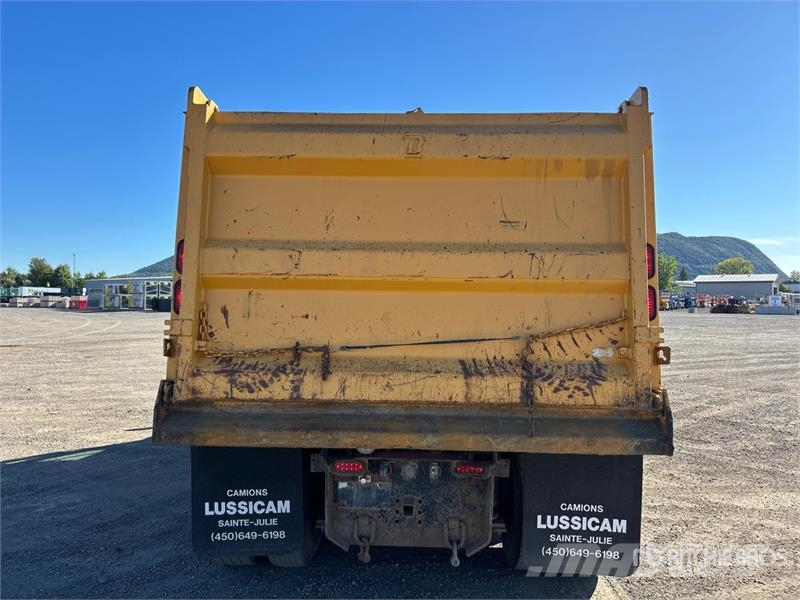 Freightliner M2 106 Φορτηγά Ανατροπή