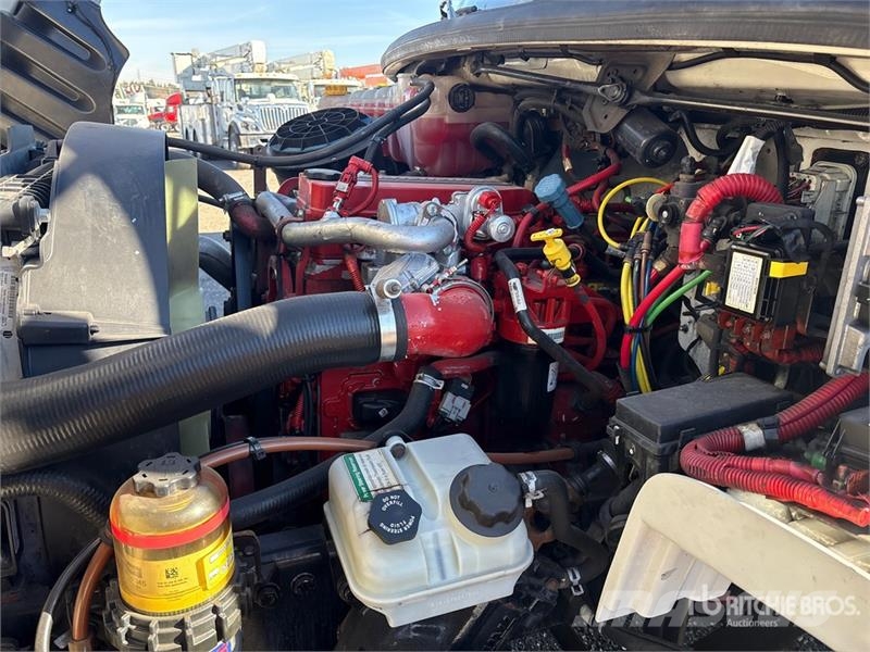 Freightliner M2 106 Temperature controlled trucks