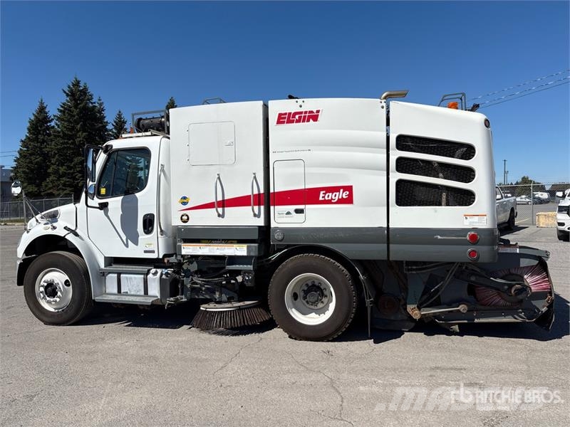 Freightliner M2 106 Прибиральні машини