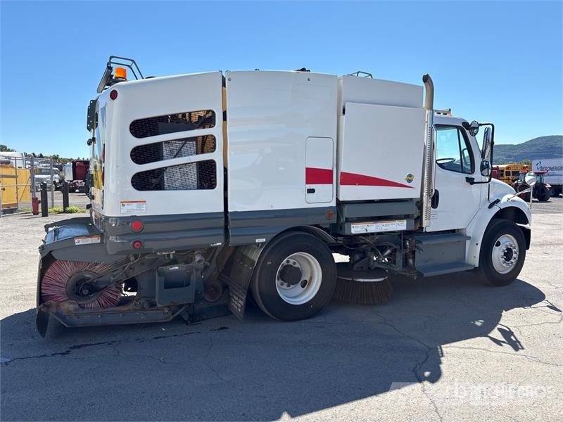 Freightliner M2 106 Прибиральні машини